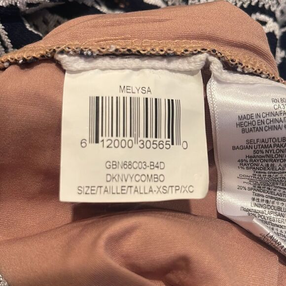 BCBGMAXAZRIA Black White Melysa Bodycon Knit Mini Dress Sz XS - Picture 8 of 10